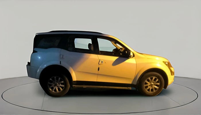 2016 Mahindra XUV500 W8, Diesel, Manual, 1,24,193 km, exterior