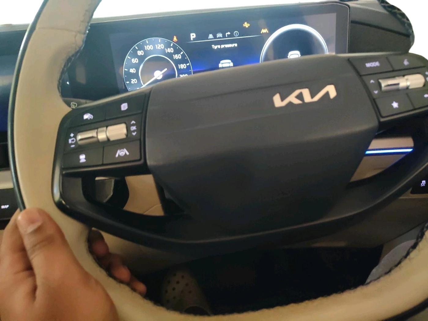 2025 KIA Carens Clavis HTX Plus 1.5 Turbo Petrol 7STR DCT, Petrol, Automatic, 5,863 km, interior