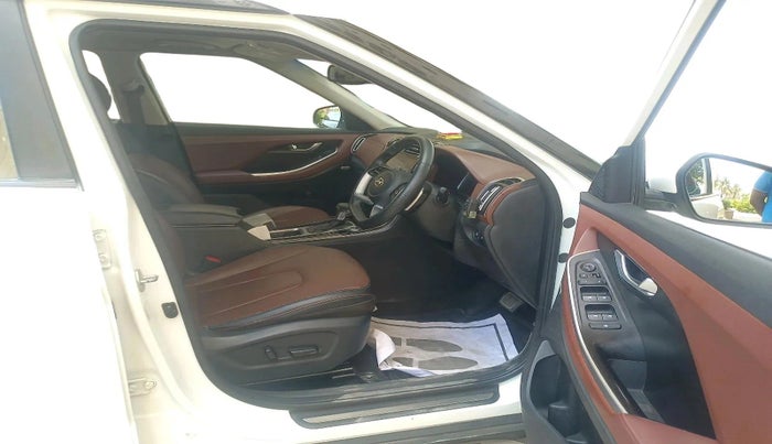 2021 Hyundai ALCAZAR PLATINUM (O) 6STR 2.0 AT, Petrol, Automatic, 31,833 km, interior