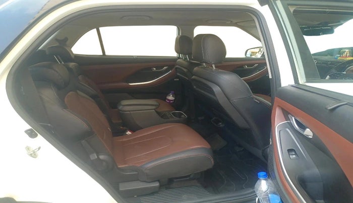 2021 Hyundai ALCAZAR PLATINUM (O) 6STR 2.0 AT, Petrol, Automatic, 31,833 km, interior