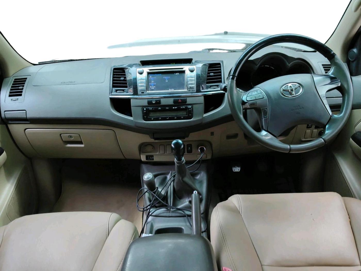 2012 Toyota Fortuner 3.0 4X4 MT, Diesel, Manual, 2,55,671 km, interior