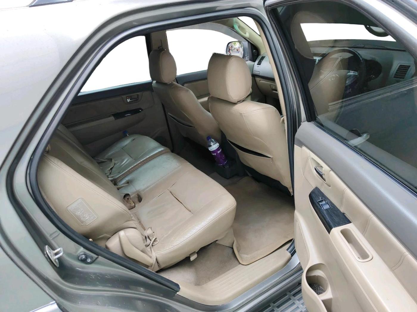 2012 Toyota Fortuner 3.0 4X4 MT, Diesel, Manual, 2,55,671 km, interior