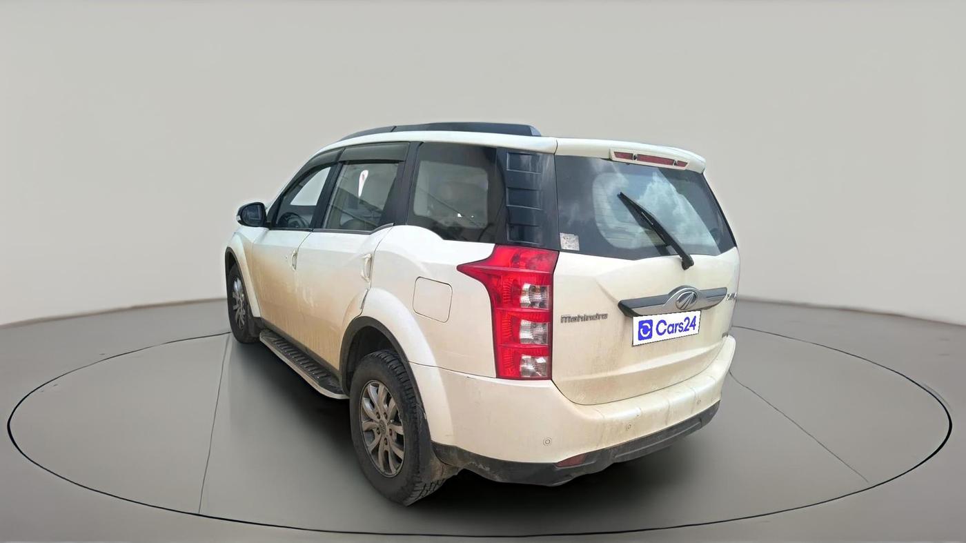 2017 Mahindra XUV500 W10, Diesel, Manual, 1,09,013 km, exterior