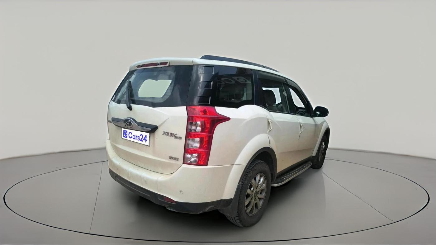 2017 Mahindra XUV500 W10, Diesel, Manual, 1,09,013 km, exterior