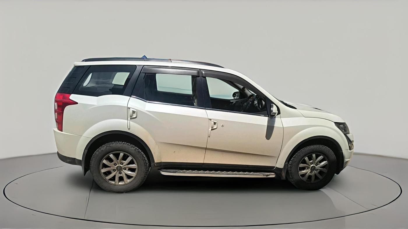 2017 Mahindra XUV500 W10, Diesel, Manual, 1,09,013 km, exterior