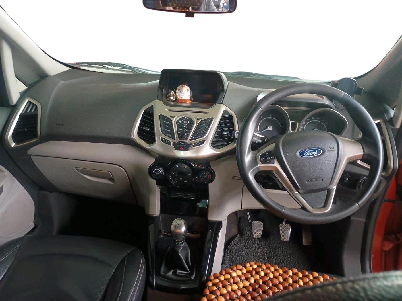 2017 Ford Ecosport TITANIUM 1.5L DIESEL, Diesel, Manual, 1,08,097 km, interior