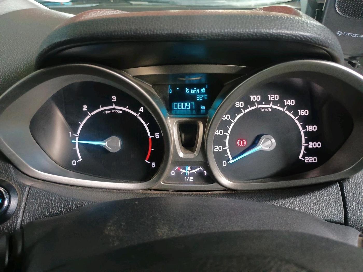 2017 Ford Ecosport TITANIUM 1.5L DIESEL, Diesel, Manual, 1,08,097 km, interior