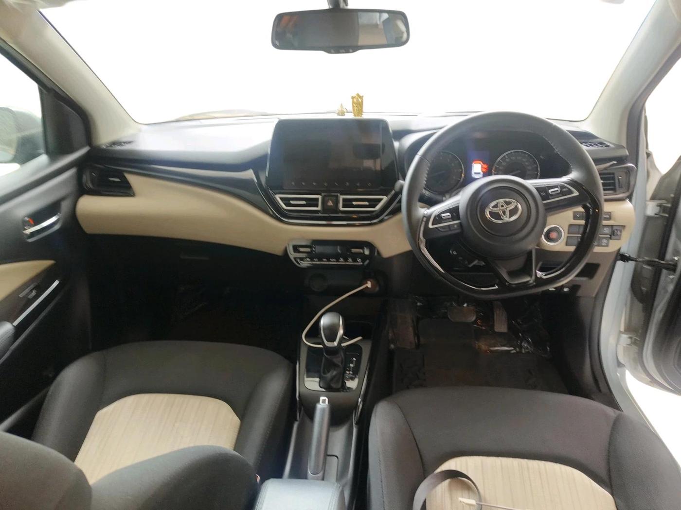 2024 Toyota Glanza V AMT, Petrol, Automatic, 20,698 km, interior