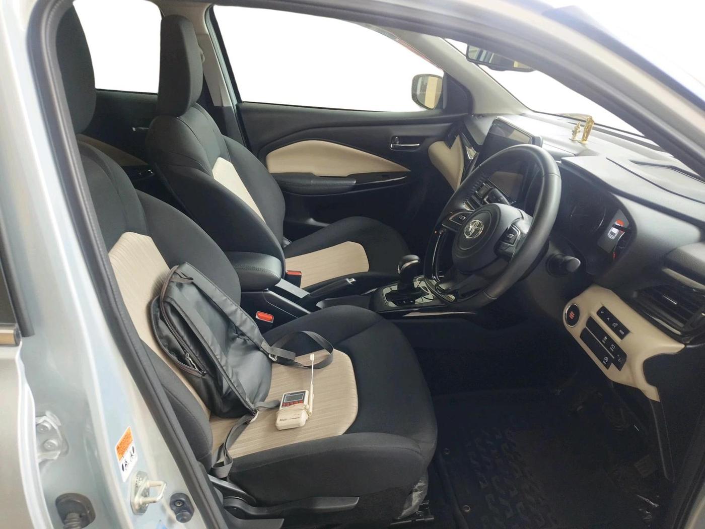 2024 Toyota Glanza V AMT, Petrol, Automatic, 20,698 km, interior