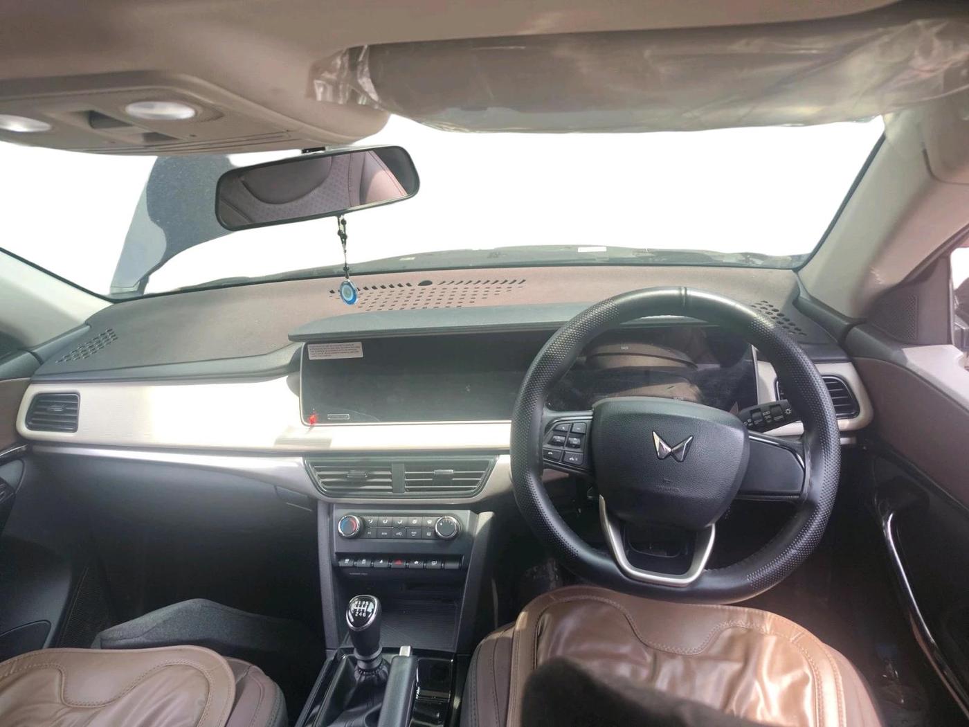 2024 Mahindra XUV700 AX 5 P MT 7 STR, Petrol, Manual, 36,235 km, interior