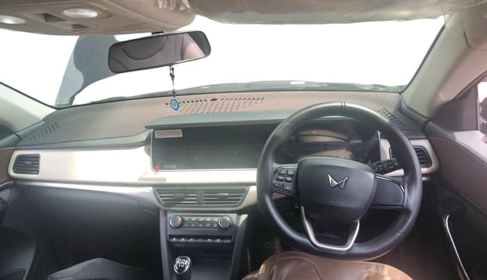 2024 Mahindra XUV700 AX 5 P MT 7 STR, Petrol, Manual, 36,235 km, interior