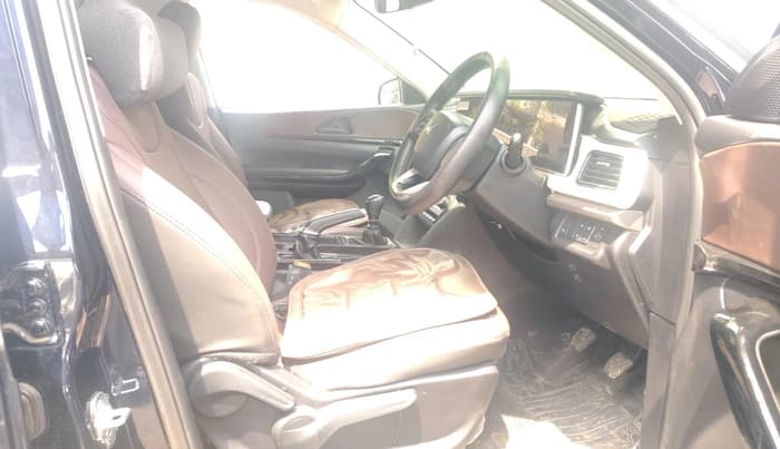 2024 Mahindra XUV700 AX 5 P MT 7 STR, Petrol, Manual, 36,235 km, interior