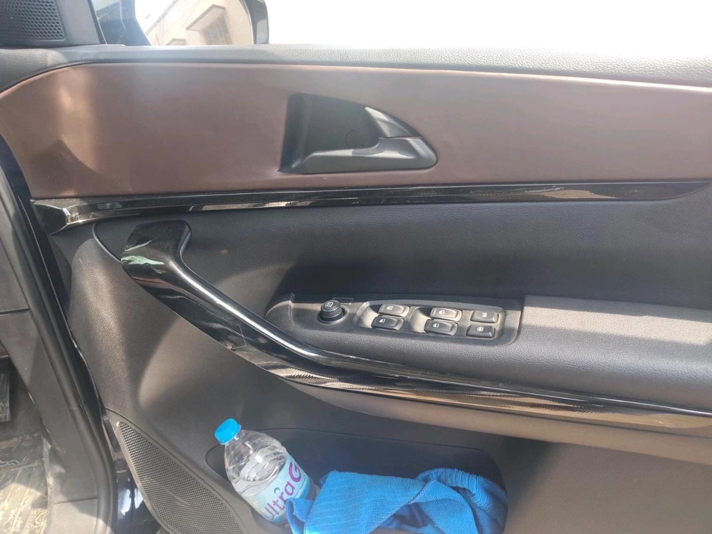 2024 Mahindra XUV700 AX 5 P MT 7 STR, Petrol, Manual, 36,235 km, interior