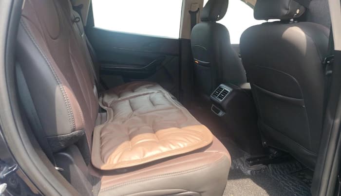 2024 Mahindra XUV700 AX 5 P MT 7 STR, Petrol, Manual, 36,235 km, interior