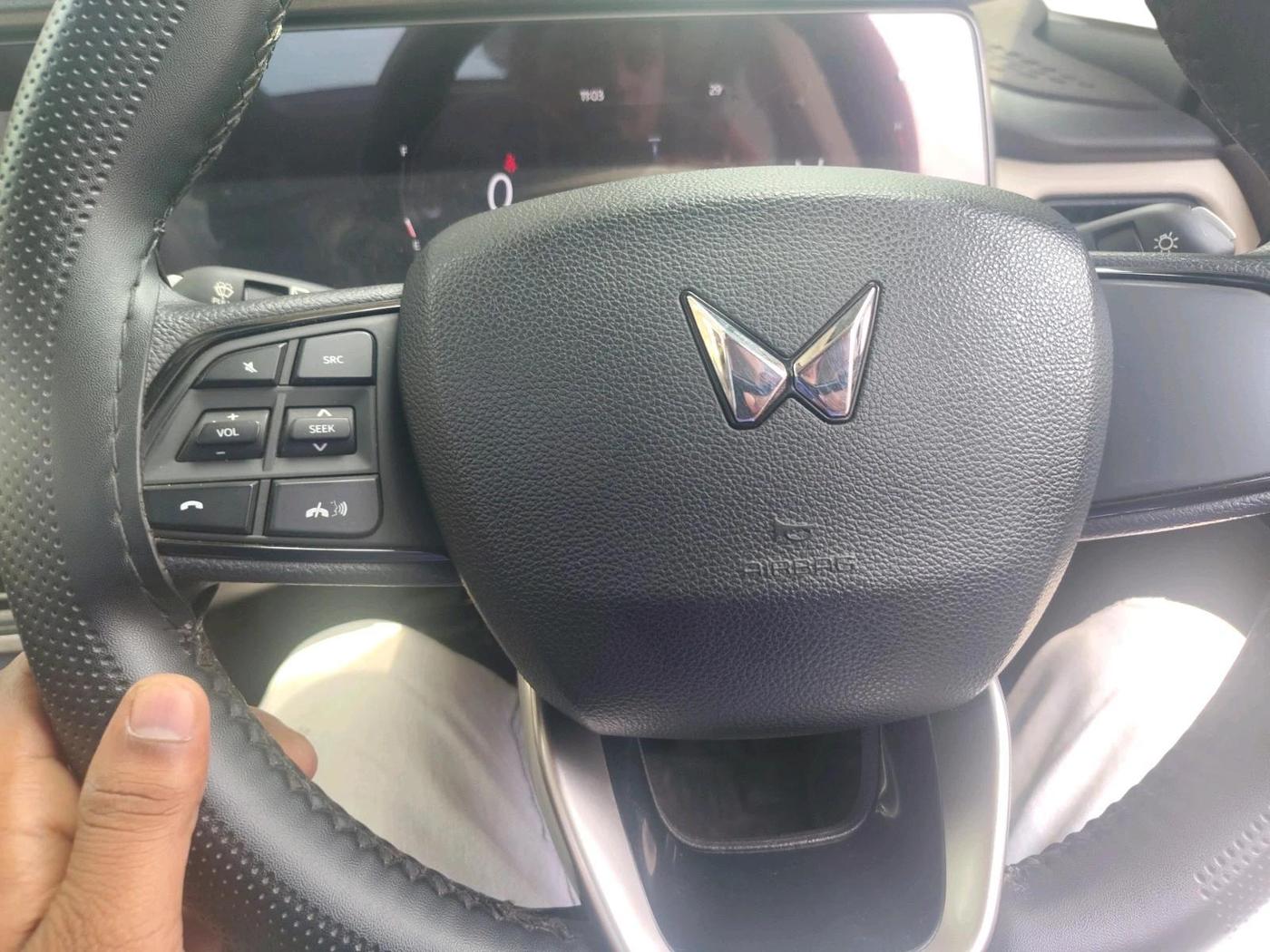 2024 Mahindra XUV700 AX 5 P MT 7 STR, Petrol, Manual, 36,235 km, interior