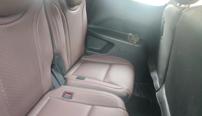 2024 Mahindra XUV700 AX 5 P MT 7 STR, Petrol, Manual, 36,235 km, interior