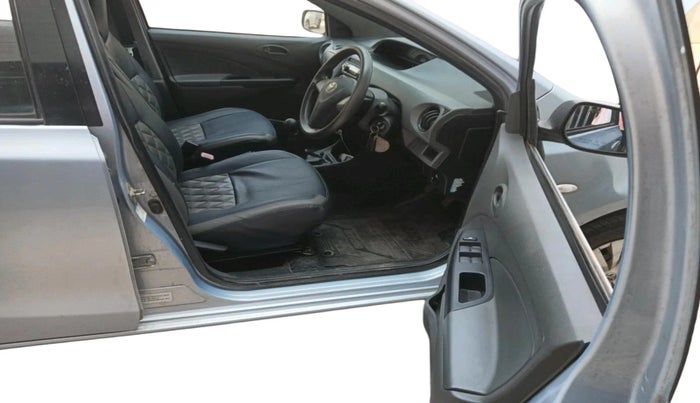 2012 Toyota Etios Liva G, Petrol, Manual, 58,272 km, interior