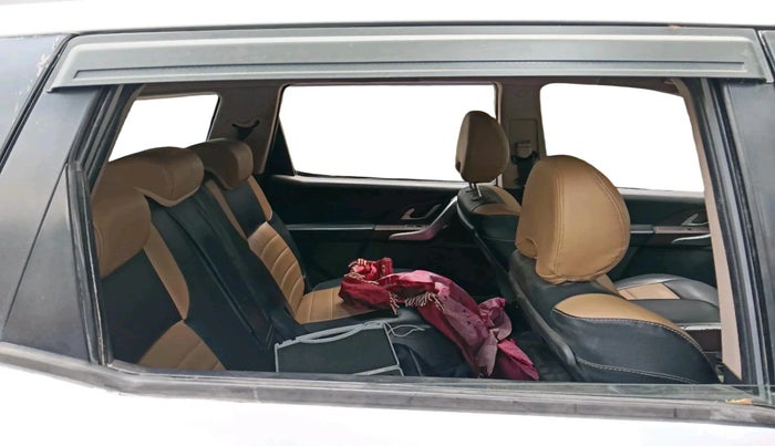 2012 Mahindra XUV500 W6, Diesel, Manual, 1,01,848 km, interior