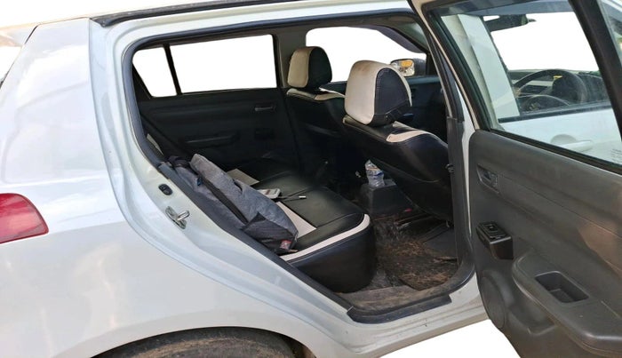 2007 Maruti Swift LXI 1.3, Petrol, Manual, 1,21,619 km, interior