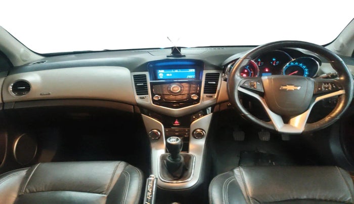 2009 Chevrolet Cruze LTZ, Diesel, Manual, 77,063 km, interior