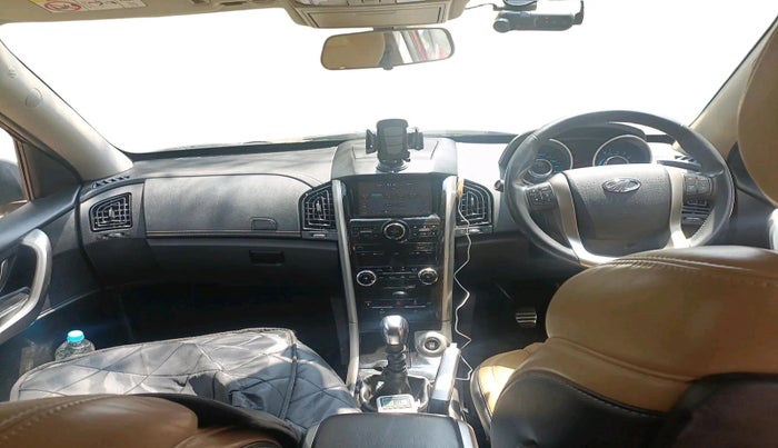 2019 Mahindra XUV500 W11, Diesel, Manual, 72,793 km, interior
