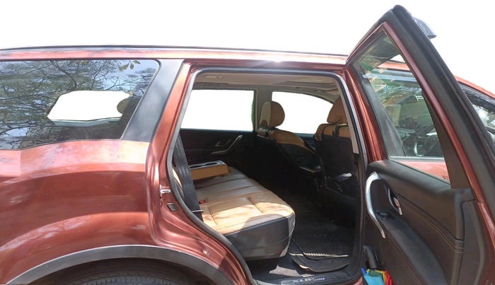 2019 Mahindra XUV500 W11, Diesel, Manual, 72,793 km, interior