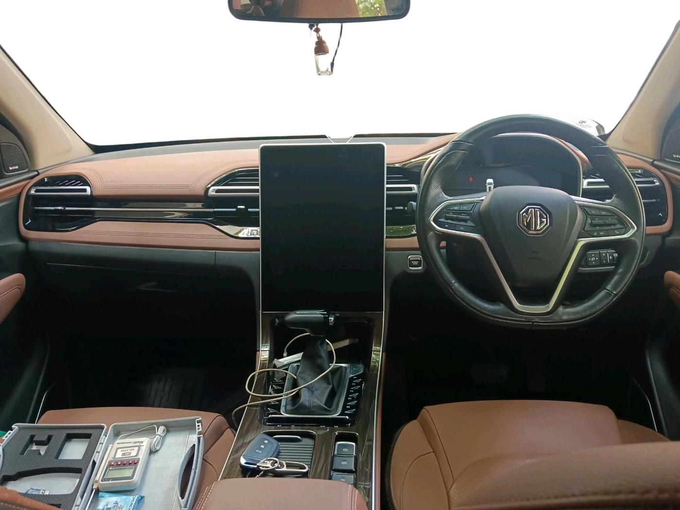 2023 MG HECTOR PLUS SHARP PRO 1.5 PETROL TURBO CVT 6 STR, Petrol, Automatic, 19,969 km, interior