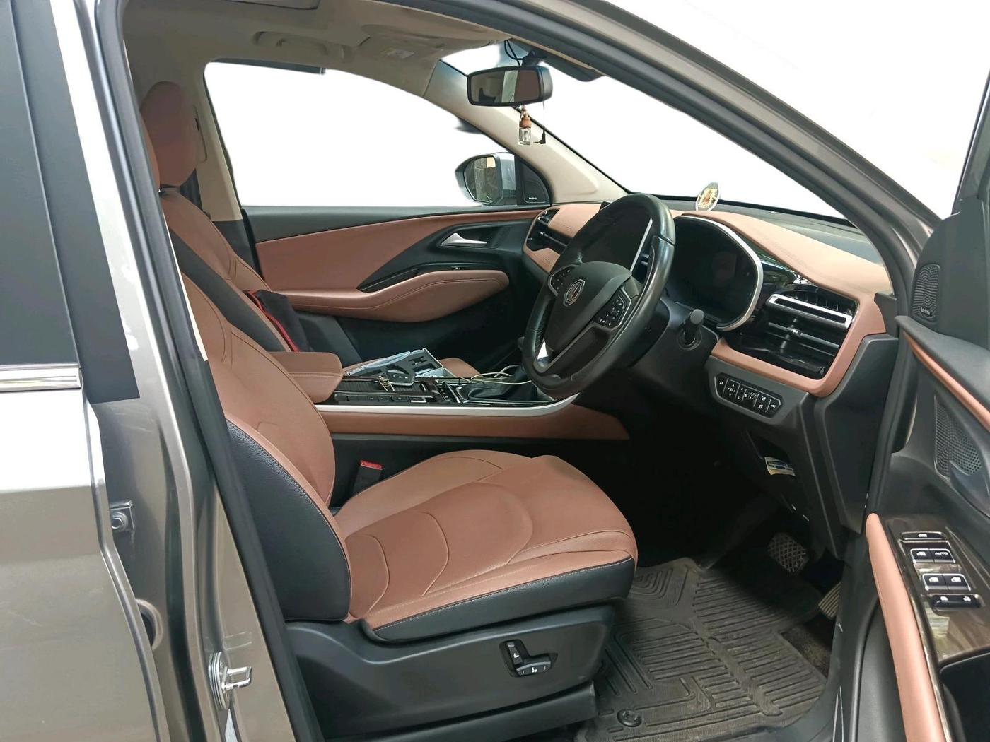 2023 MG HECTOR PLUS SHARP PRO 1.5 PETROL TURBO CVT 6 STR, Petrol, Automatic, 19,969 km, interior