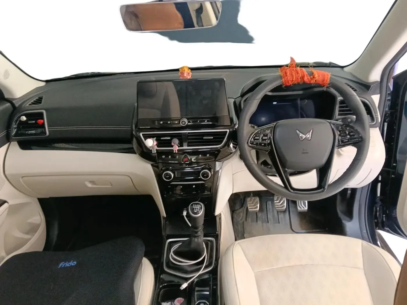 2025 Mahindra XUV 3XO AX7L 1.5 Turbo Diesel, Diesel, Manual, 8,471 km, interior
