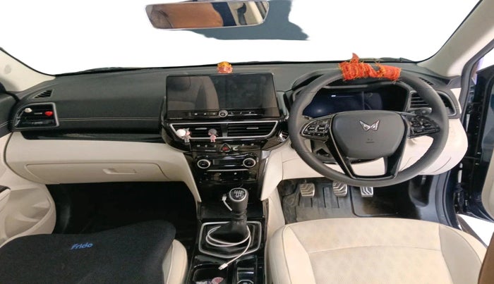 2025 Mahindra XUV 3XO AX7L 1.5 Turbo Diesel, Diesel, Manual, 8,471 km, interior