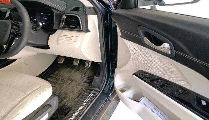 2025 Mahindra XUV 3XO AX7L 1.5 Turbo Diesel, Diesel, Manual, 8,471 km, interior