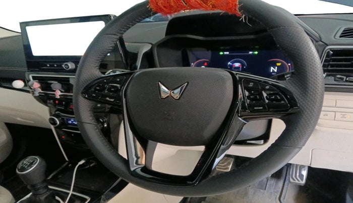 2025 Mahindra XUV 3XO AX7L 1.5 Turbo Diesel, Diesel, Manual, 8,471 km, interior