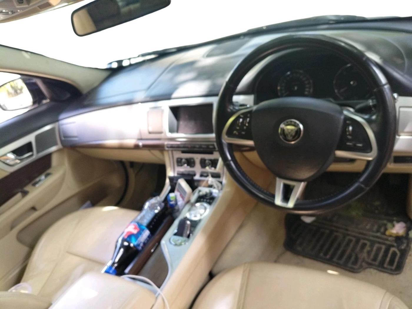 2014 Jaguar XF 2.2 DIESEL, Diesel, Automatic, 98,098 km, interior