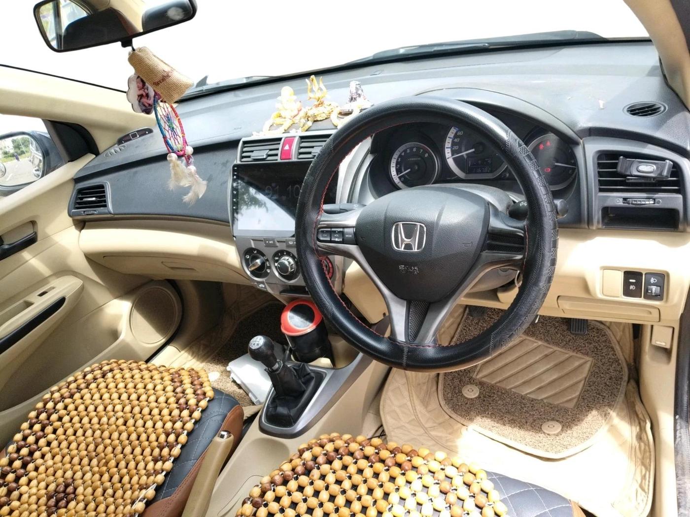 2013 Honda City 1.5L I-VTEC S MT, Petrol, Manual, 1,16,782 km, interior