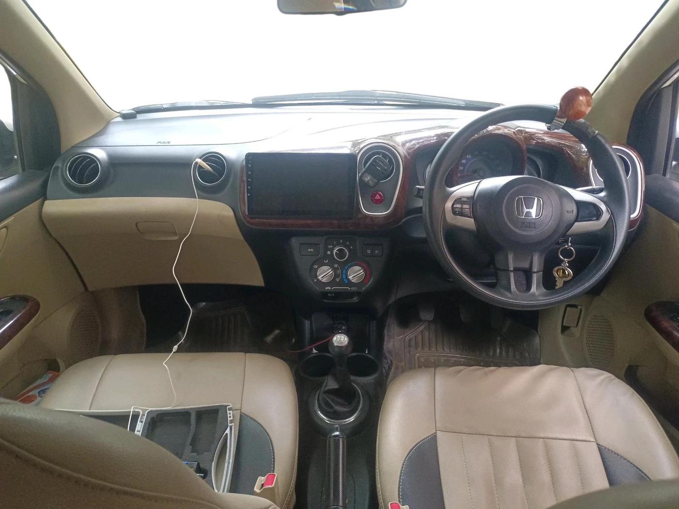 2014 Honda Mobilio 1.5L I-VTEC V, Petrol, Manual, 70,901 km, interior