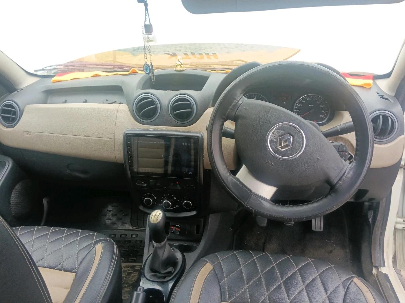 2014 Renault Duster 85 PS RXL DIESEL, Diesel, Manual, 1,17,355 km, interior