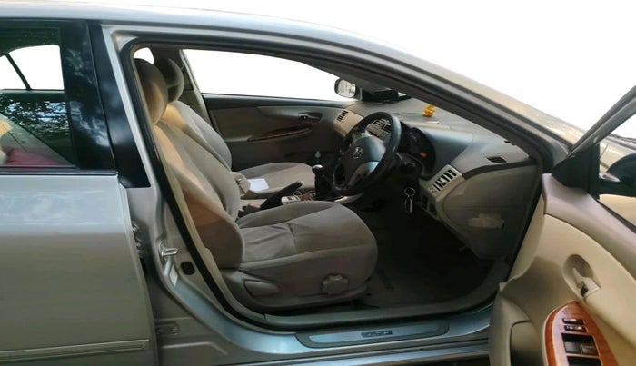 2010 Toyota Corolla Altis G PETROL, Petrol, Manual, 1,28,146 km, interior
