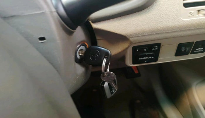 2010 Toyota Corolla Altis G PETROL, Petrol, Manual, 1,28,146 km, interior