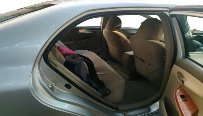 2010 Toyota Corolla Altis G PETROL, Petrol, Manual, 1,28,146 km, interior