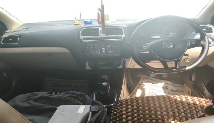 2014 Volkswagen Polo HIGHLINE1.5L, Diesel, Manual, 96,931 km, interior