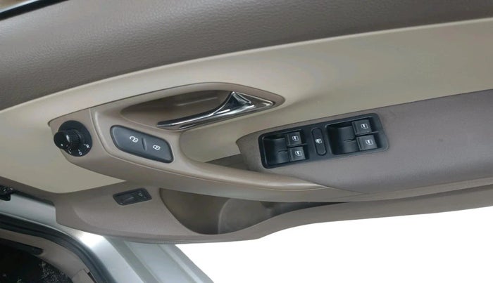 2012 Skoda Rapid ELEGANCE 1.6 MPI AT, Petrol, Automatic, 58,153 km, interior