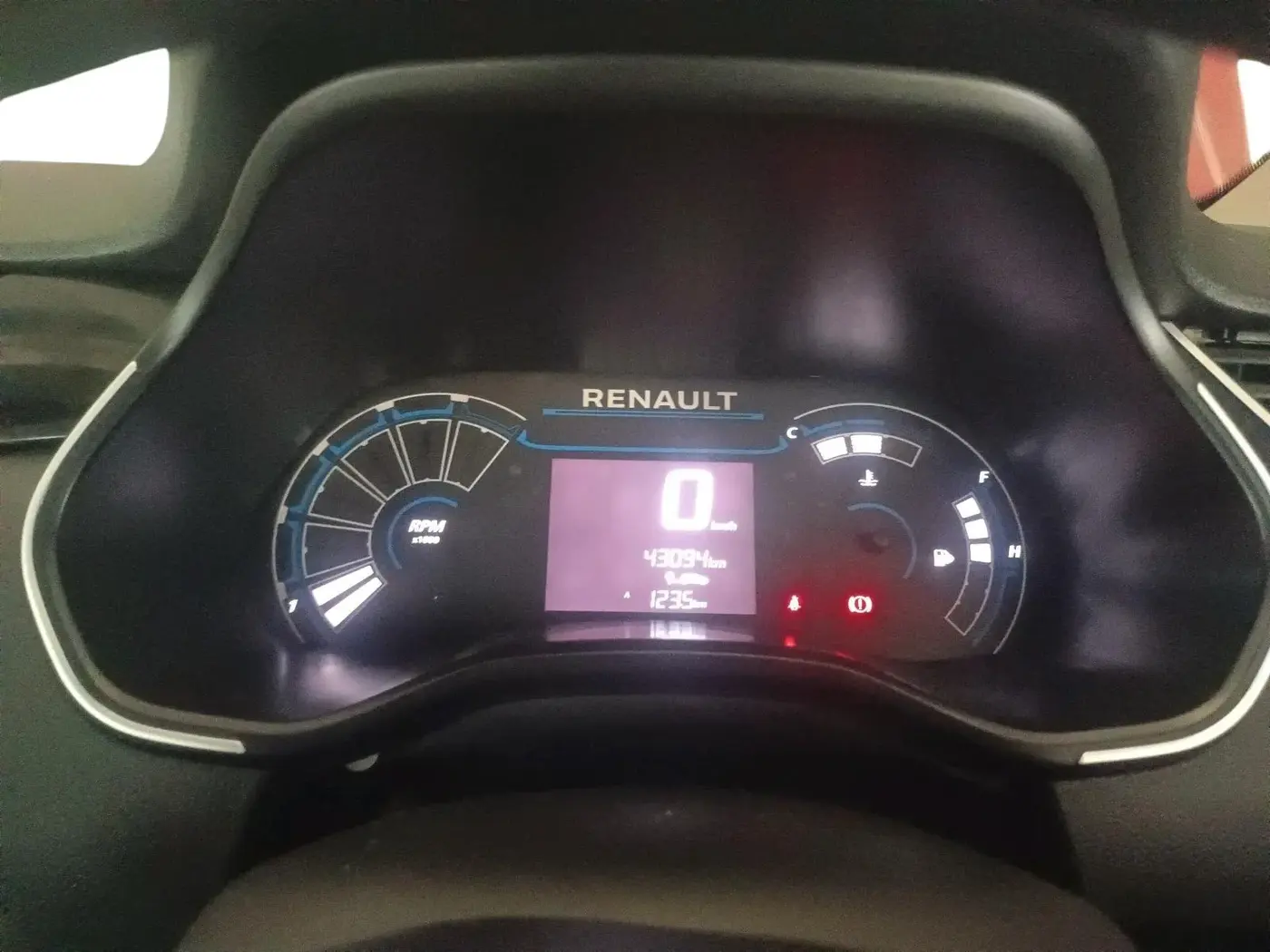2019 Renault TRIBER RXL MT, Petrol, Manual, 43,800 km, interior