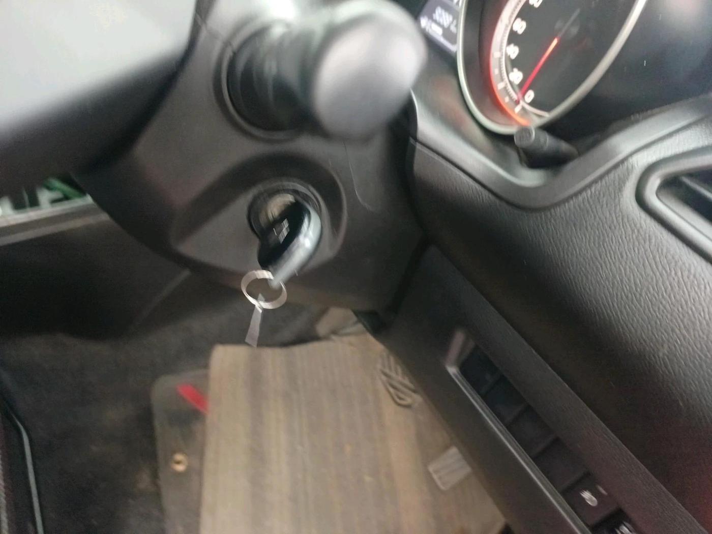 2019 Maruti Swift VXI AMT, Petrol, Automatic, 90,881 km, interior