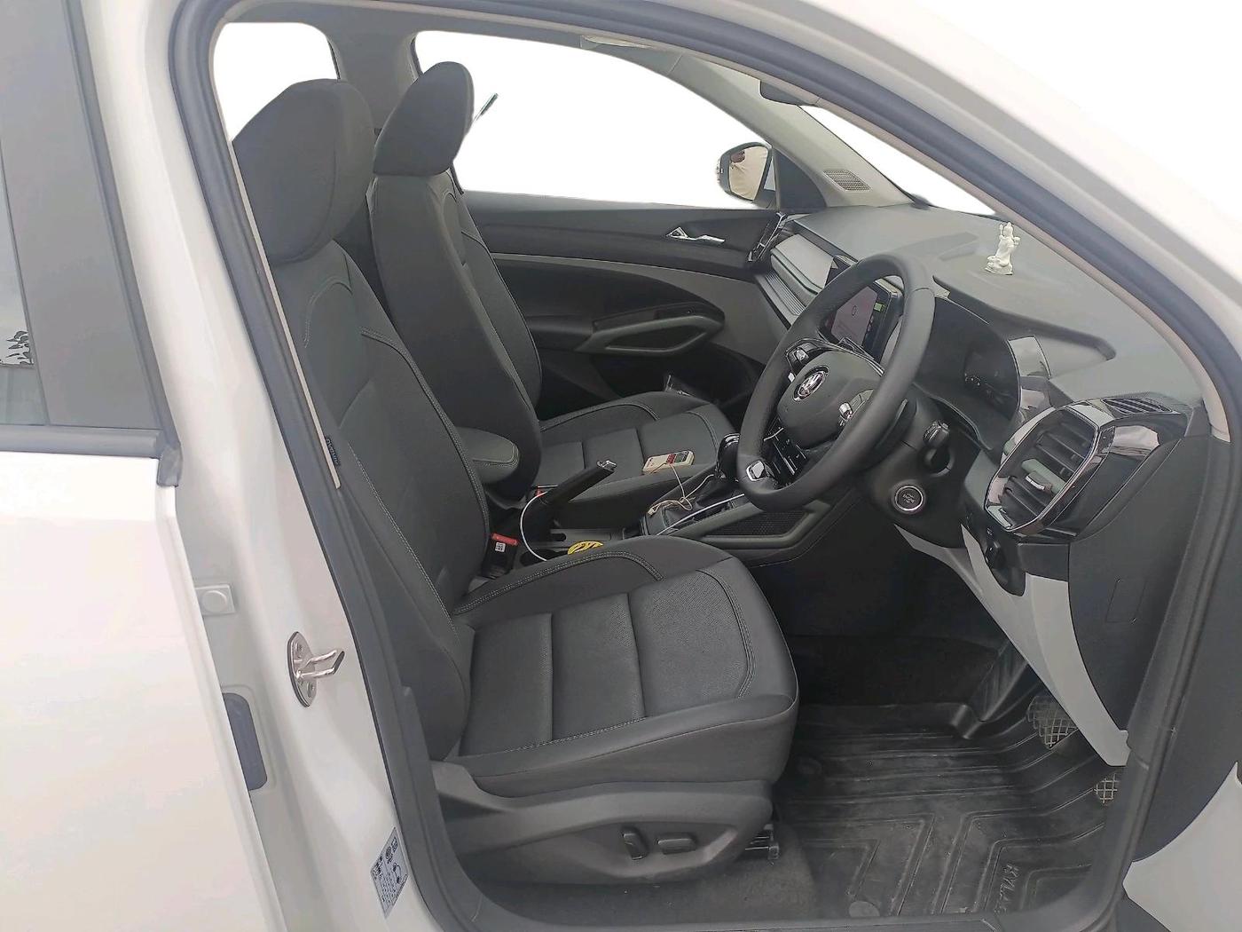 2026 Skoda Kylaq Prestige AT, Petrol, Automatic, 1,660 km, interior