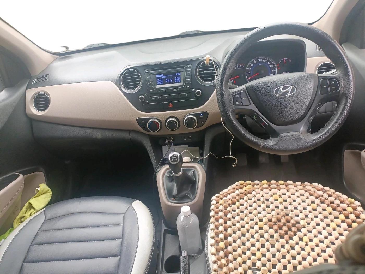 2015 Hyundai Grand i10 SPORTZ 1.2 KAPPA VTVT, Petrol, Manual, 90,886 km, interior