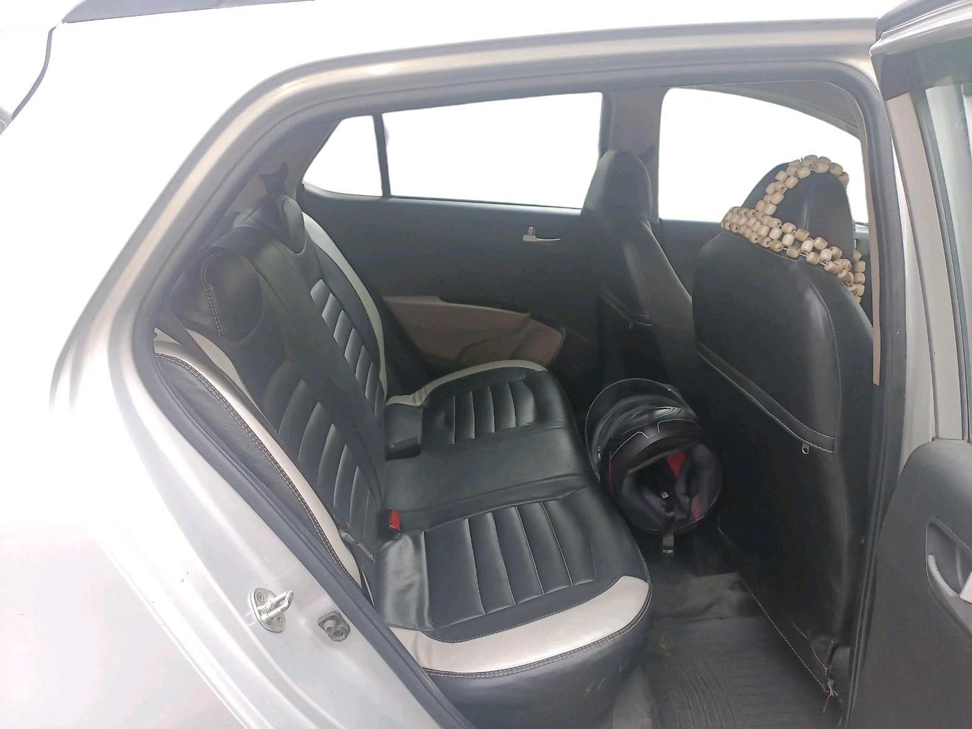 2015 Hyundai Grand i10 SPORTZ 1.2 KAPPA VTVT, Petrol, Manual, 90,886 km, interior