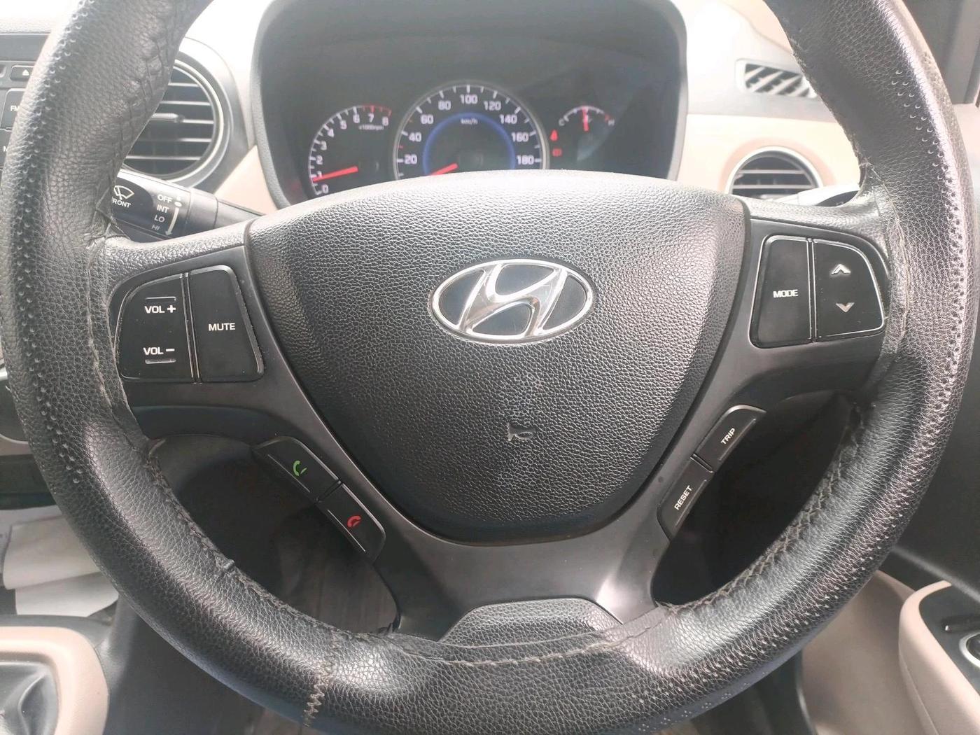 2015 Hyundai Grand i10 SPORTZ 1.2 KAPPA VTVT, Petrol, Manual, 90,886 km, interior