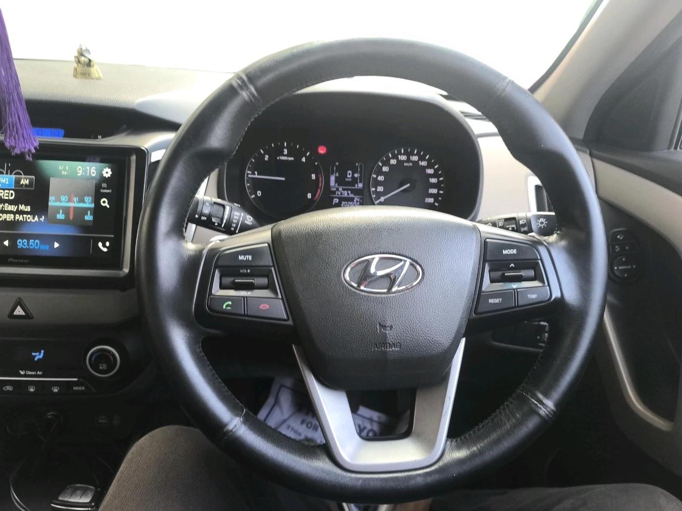2015 Hyundai Creta SX PLUS AT 1.6 DIESEL, Diesel, Automatic, 2,02,602 km, interior