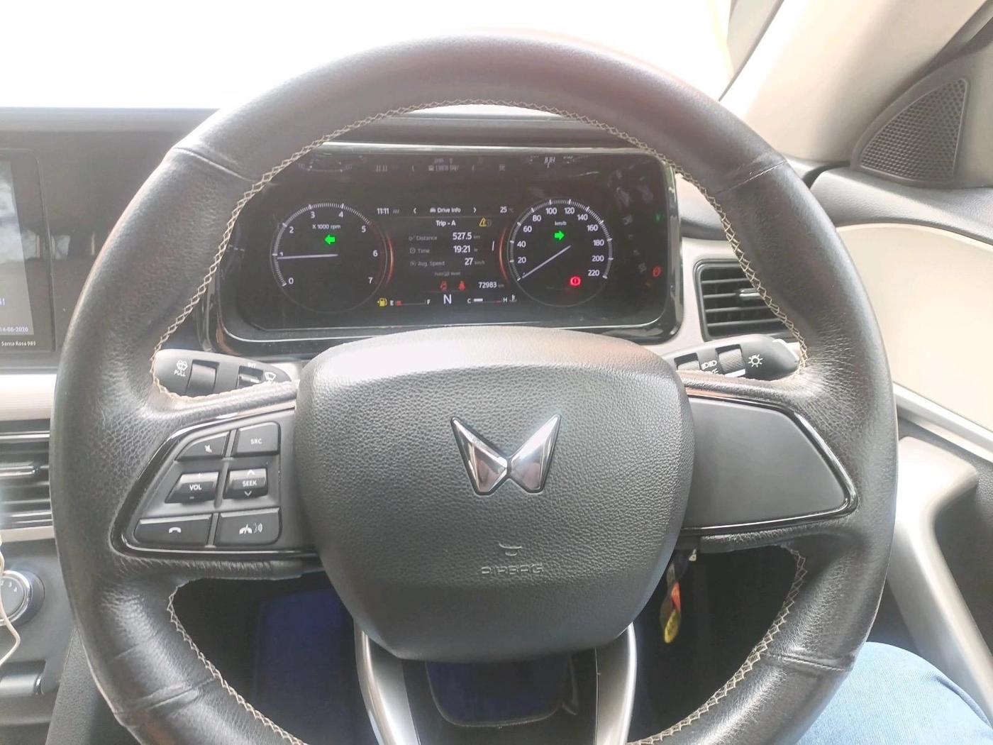 2023 Mahindra XUV700 MX D MT 5 STR, Diesel, Manual, 72,983 km, interior