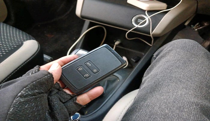 2020 Renault TRIBER RXZ AMT, Petrol, Automatic, 12,169 km, interior